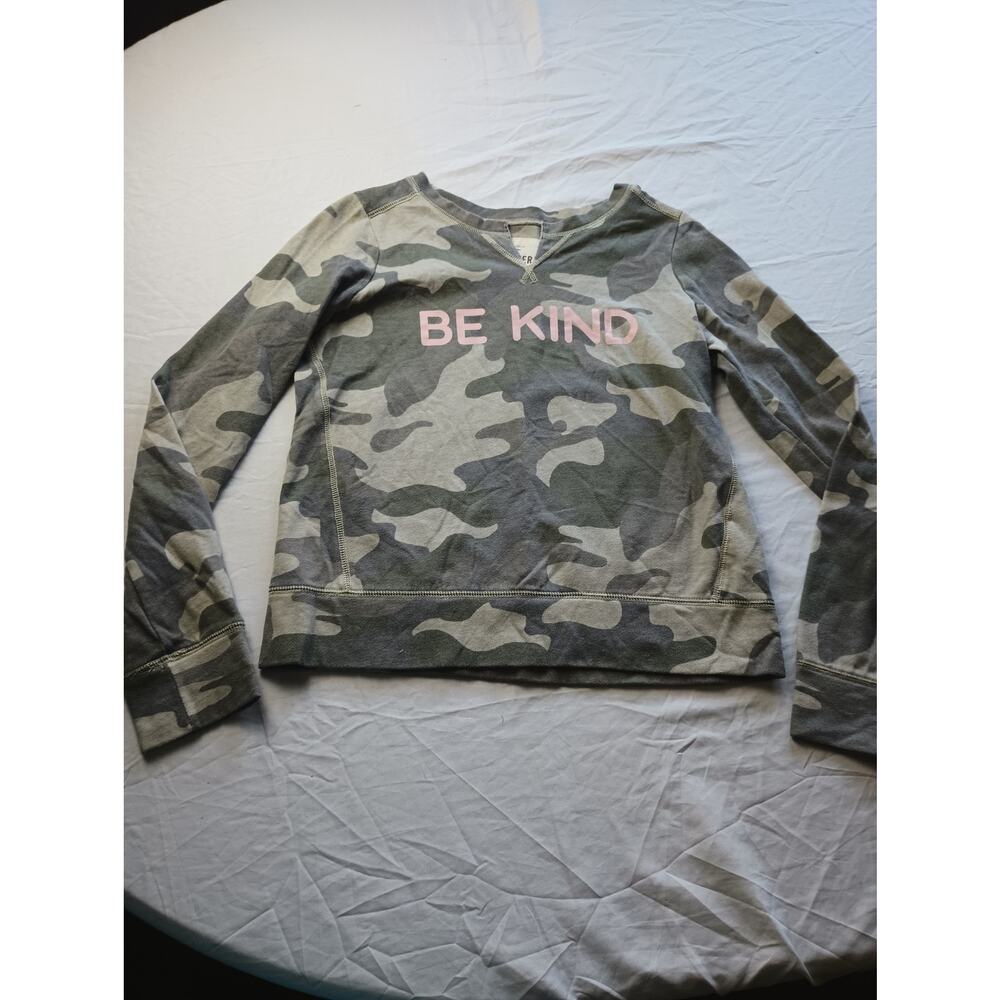 Hollister Camo Be Kind Y2K long sleeve Pull on Shirt Women Small